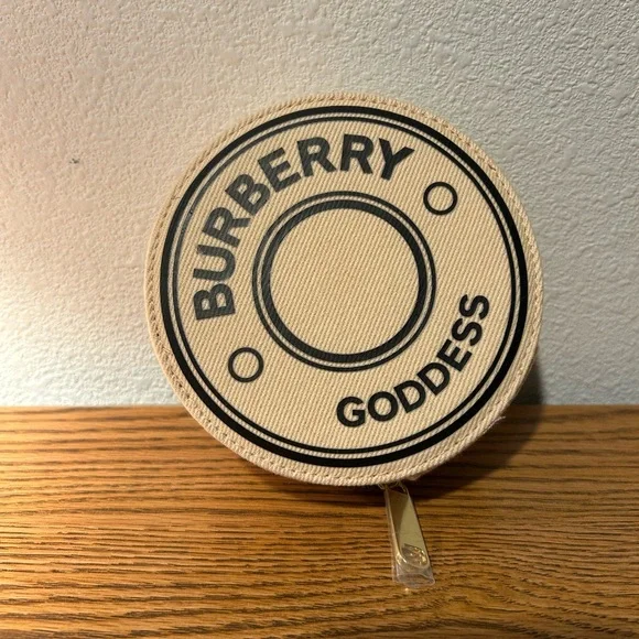 Burberry Goddess travel case EUC - Picture 7 of 10